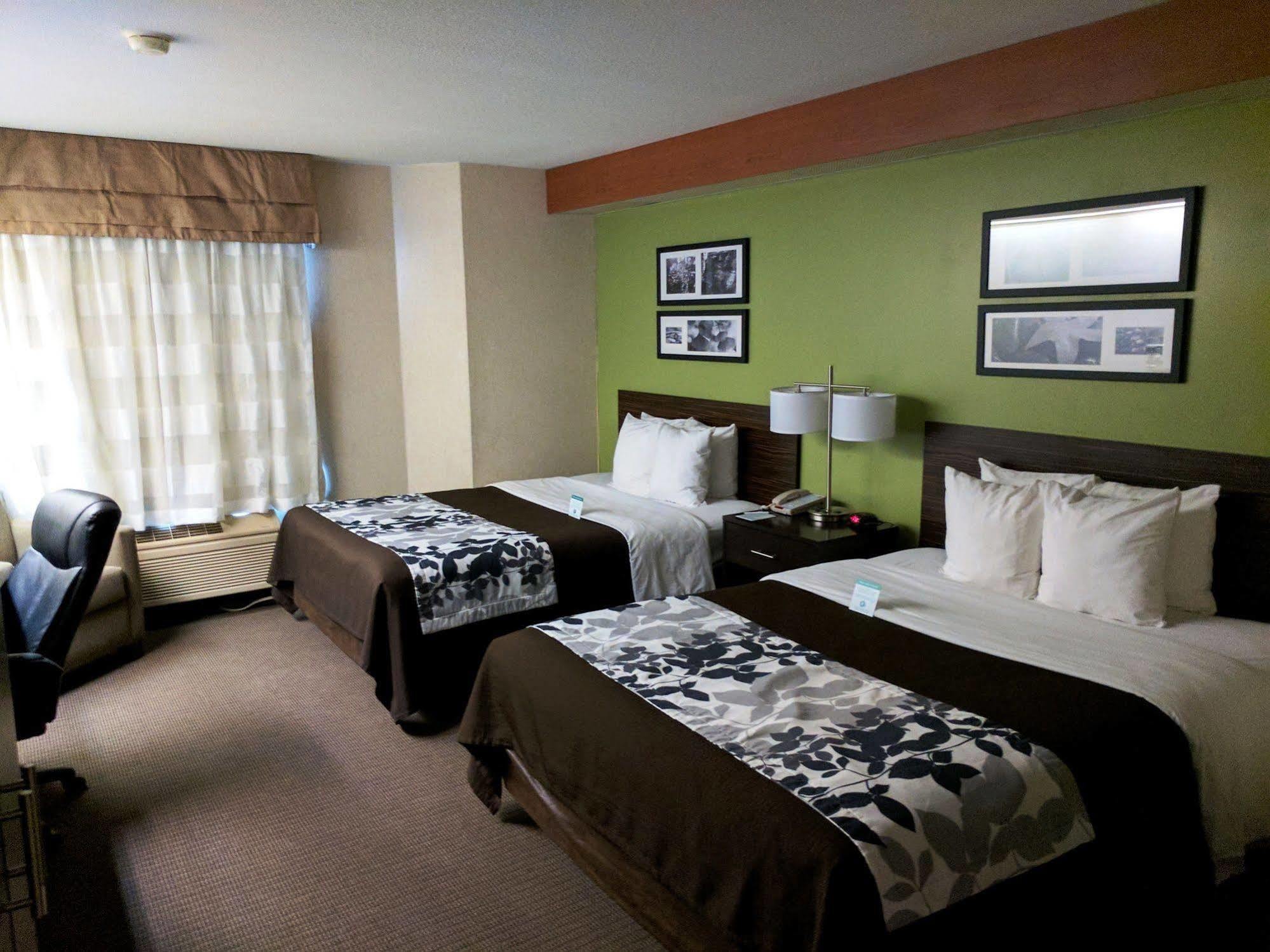 Sleep Inn & Suites Oregon Екстериор снимка